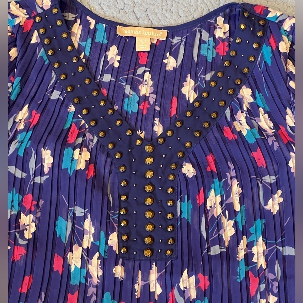 Woman Within Pleated Floral Beaded Neckline Blouse Plus Size Medium 14/16‎ - Picture 2 of 8
